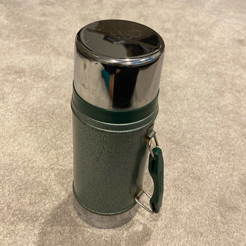 Stanley Classic Green and Silver Thermos - Picture 2 of 10